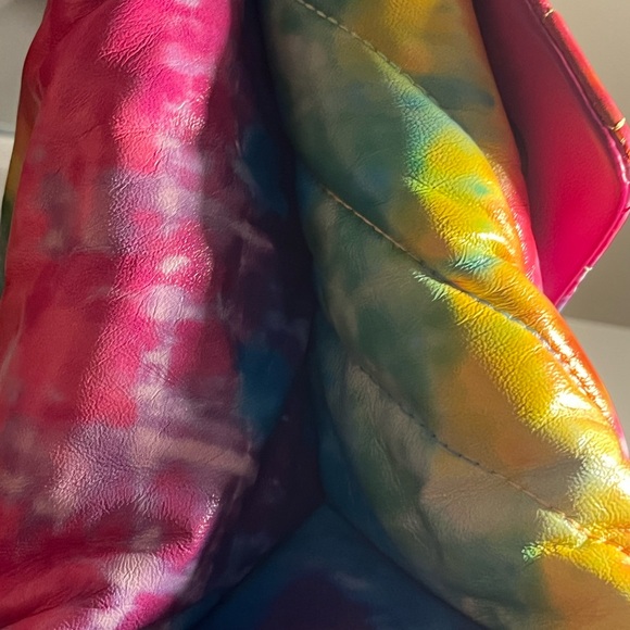 🌈 Kurt Geiger rainbow tie dye XL Kensington bag - one callout on back EUC - Picture 13 of 16